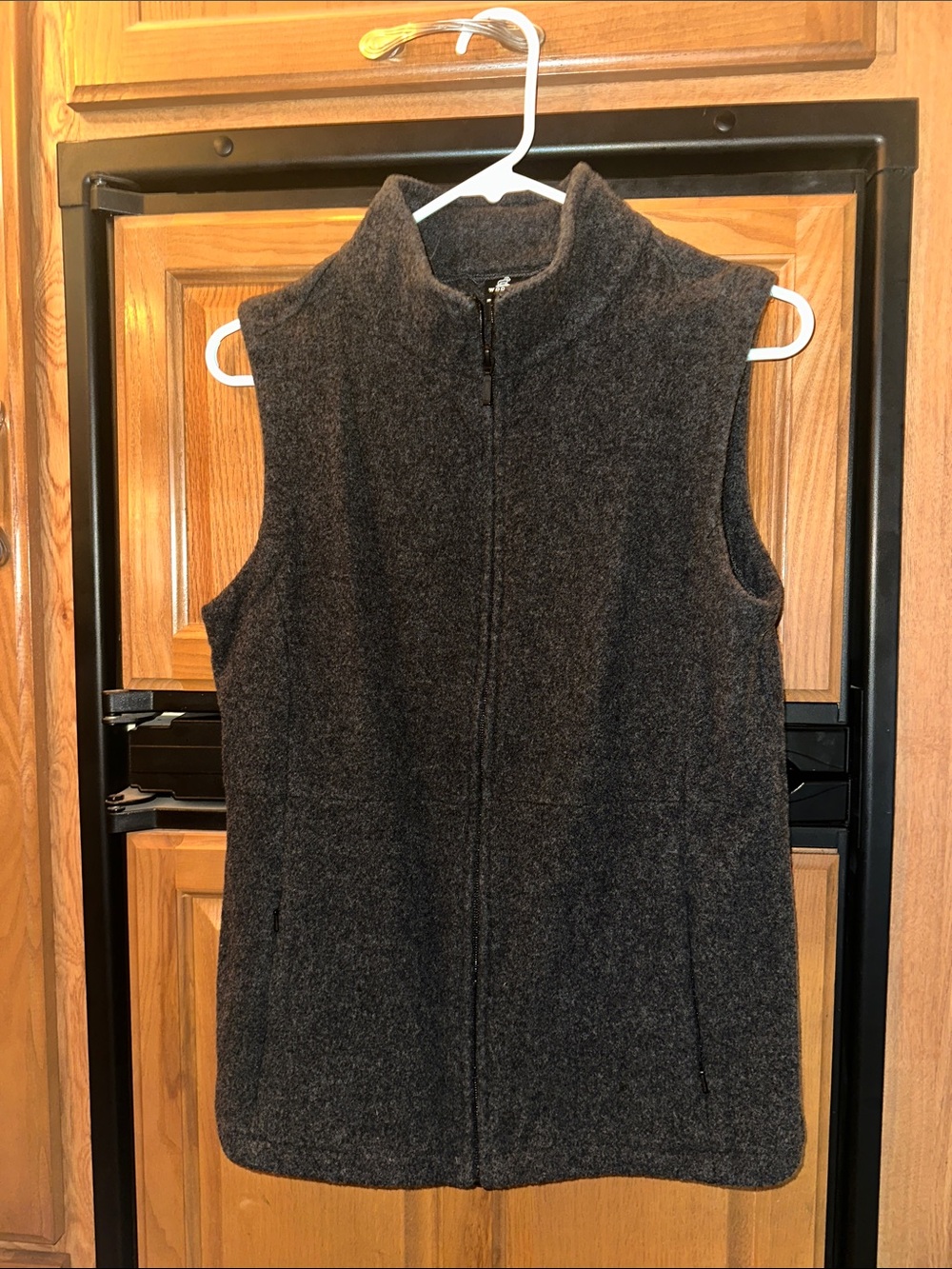 Women's Charcoal Gray Zip-Front Vest - Classic Sleeveless Layer